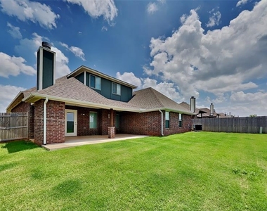 18801 Grove Parkway - Photo Thumbnail 21