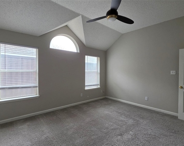 3408 Mosswood Drive - Photo Thumbnail 31