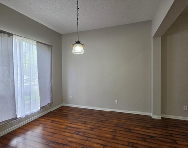 3408 Mosswood Drive - Photo Thumbnail 5