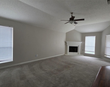 3408 Mosswood Drive - Photo Thumbnail 22
