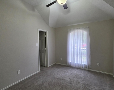 3408 Mosswood Drive - Photo Thumbnail 7