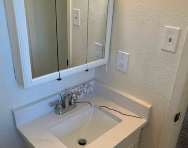 1236 Neptune Drive - Photo Thumbnail 12