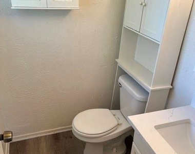 1236 Neptune Drive - Photo Thumbnail 11
