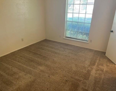 1236 Neptune Drive - Photo Thumbnail 10