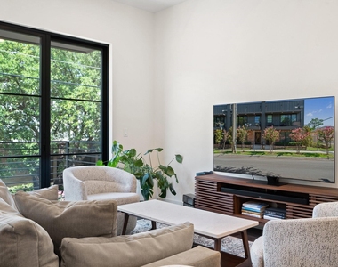 160 W Canty Street - Photo Thumbnail 4