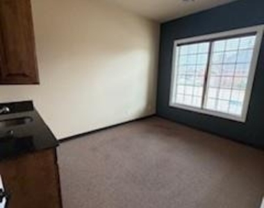 7015 W Hefner Road - Photo Thumbnail 6