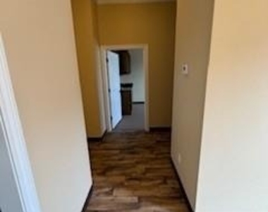 7015 W Hefner Road - Photo Thumbnail 3