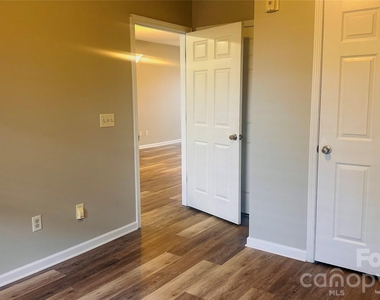 18736 Nautical Street - Photo Thumbnail 6
