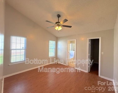 5441 Realtree Lane - Photo Thumbnail 14