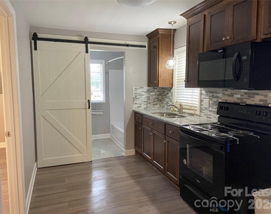 102 Springs Street - Photo Thumbnail 2