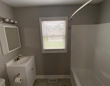 102 Springs Street - Photo Thumbnail 5