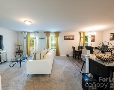 1116 Woodhill Drive - Photo Thumbnail 9