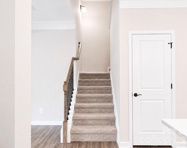 421 Buford Way - Photo Thumbnail 12