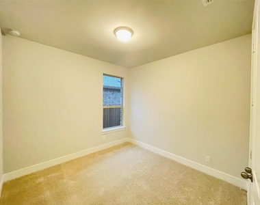 1829 Arbor Drive - Photo Thumbnail 17