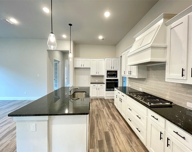 1829 Arbor Drive - Photo Thumbnail 9