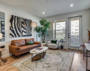 2016 S Ervay Street - Photo Thumbnail 2