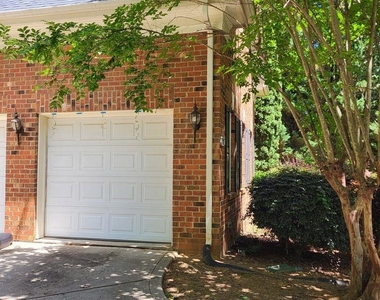 15815 Waldrop Hill Court - Photo Thumbnail 8