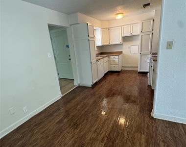 1311 E Inwood Drive - Photo Thumbnail 8