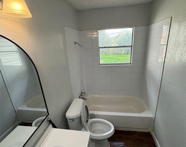 1311 E Inwood Drive - Photo Thumbnail 3