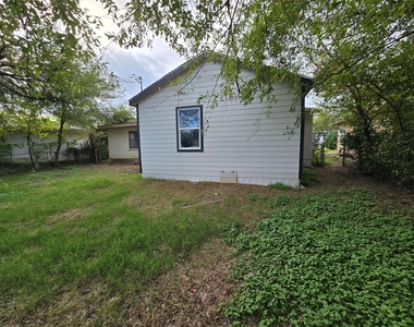 1311 E Inwood Drive - Photo Thumbnail 13