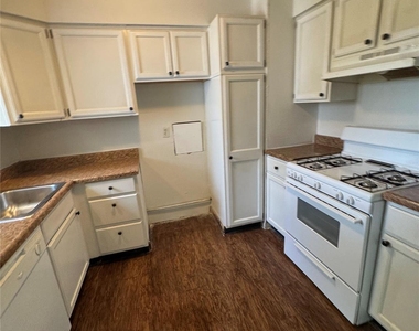 1311 E Inwood Drive - Photo Thumbnail 7