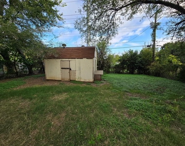 1311 E Inwood Drive - Photo Thumbnail 12
