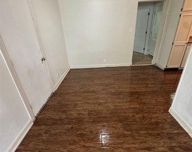 1311 E Inwood Drive - Photo Thumbnail 9