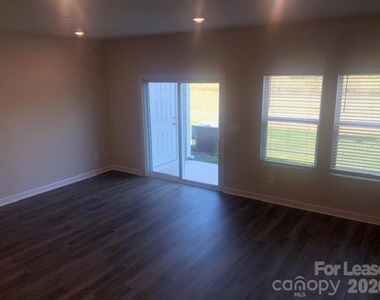 1802 Braemar Village Drive - Photo Thumbnail 4
