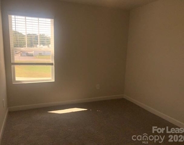 1802 Braemar Village Drive - Photo Thumbnail 18