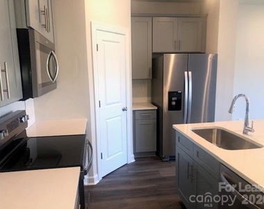 1802 Braemar Village Drive - Photo Thumbnail 22