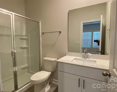 2421 Arbor Loop Drive - Photo Thumbnail 3