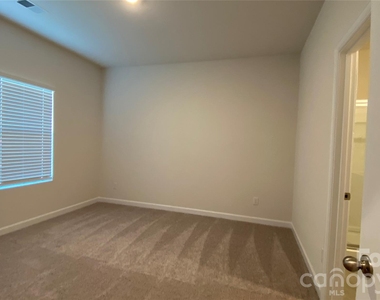 2421 Arbor Loop Drive - Photo Thumbnail 2