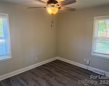 3123 Edsel Place - Photo Thumbnail 9