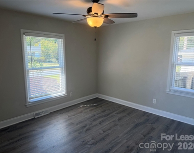 3123 Edsel Place - Photo Thumbnail 7