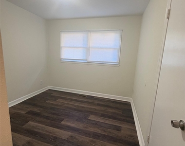 1216 White Plains Road - Photo Thumbnail 4