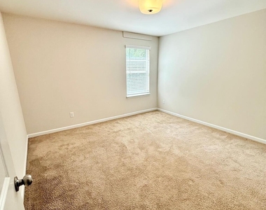 615 Samet Street - Photo Thumbnail 29