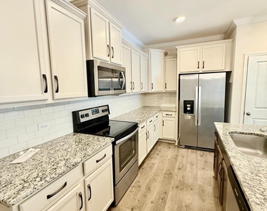 615 Samet Street - Photo Thumbnail 6