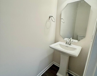 615 Samet Street - Photo Thumbnail 13