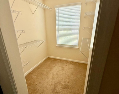 615 Samet Street - Photo Thumbnail 20