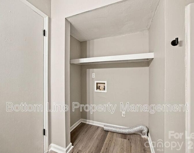 909 Carolina Avenue - Photo Thumbnail 15