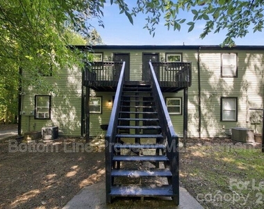 909 Carolina Avenue - Photo Thumbnail 1