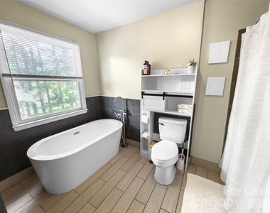 9808 Emerald Point Drive - Photo Thumbnail 12