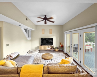 9808 Emerald Point Drive - Photo Thumbnail 4
