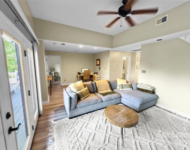 9808 Emerald Point Drive - Photo Thumbnail 27
