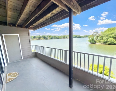 9808 Emerald Point Drive - Photo Thumbnail 34