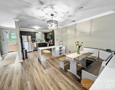 9808 Emerald Point Drive - Photo Thumbnail 5