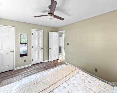 9808 Emerald Point Drive - Photo Thumbnail 8