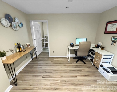 9808 Emerald Point Drive - Photo Thumbnail 28