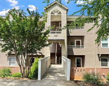 9808 Emerald Point Drive - Photo Thumbnail 6