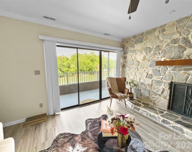 9808 Emerald Point Drive - Photo Thumbnail 23